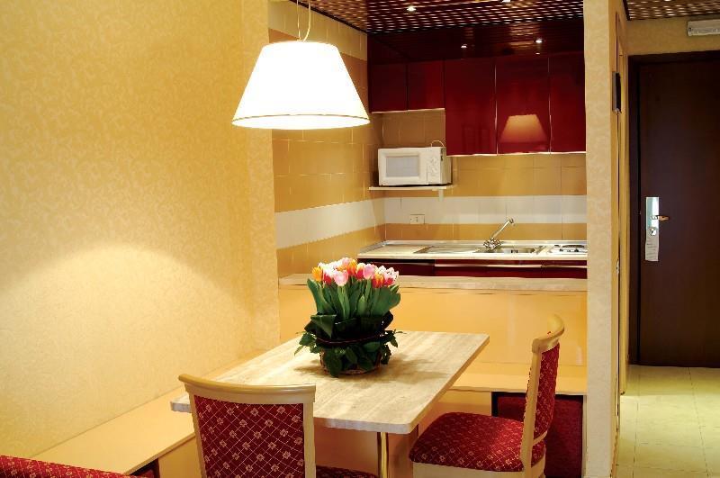 Unaway Hotel & Residence Quark Due Milano Room photo