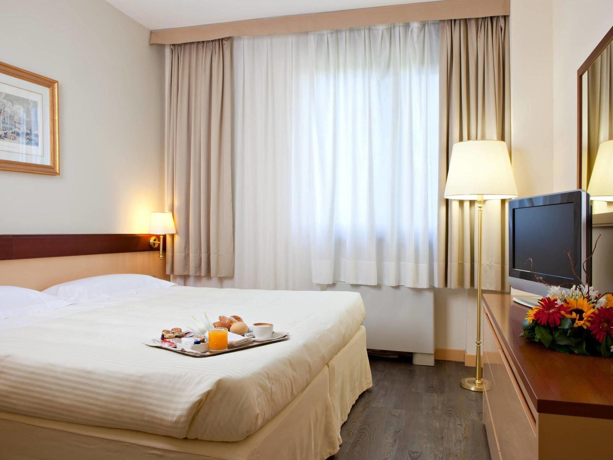 Unaway Hotel & Residence Quark Due Milano Exterior photo