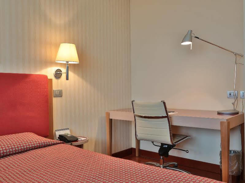 Unaway Hotel & Residence Quark Due Milano Exterior photo