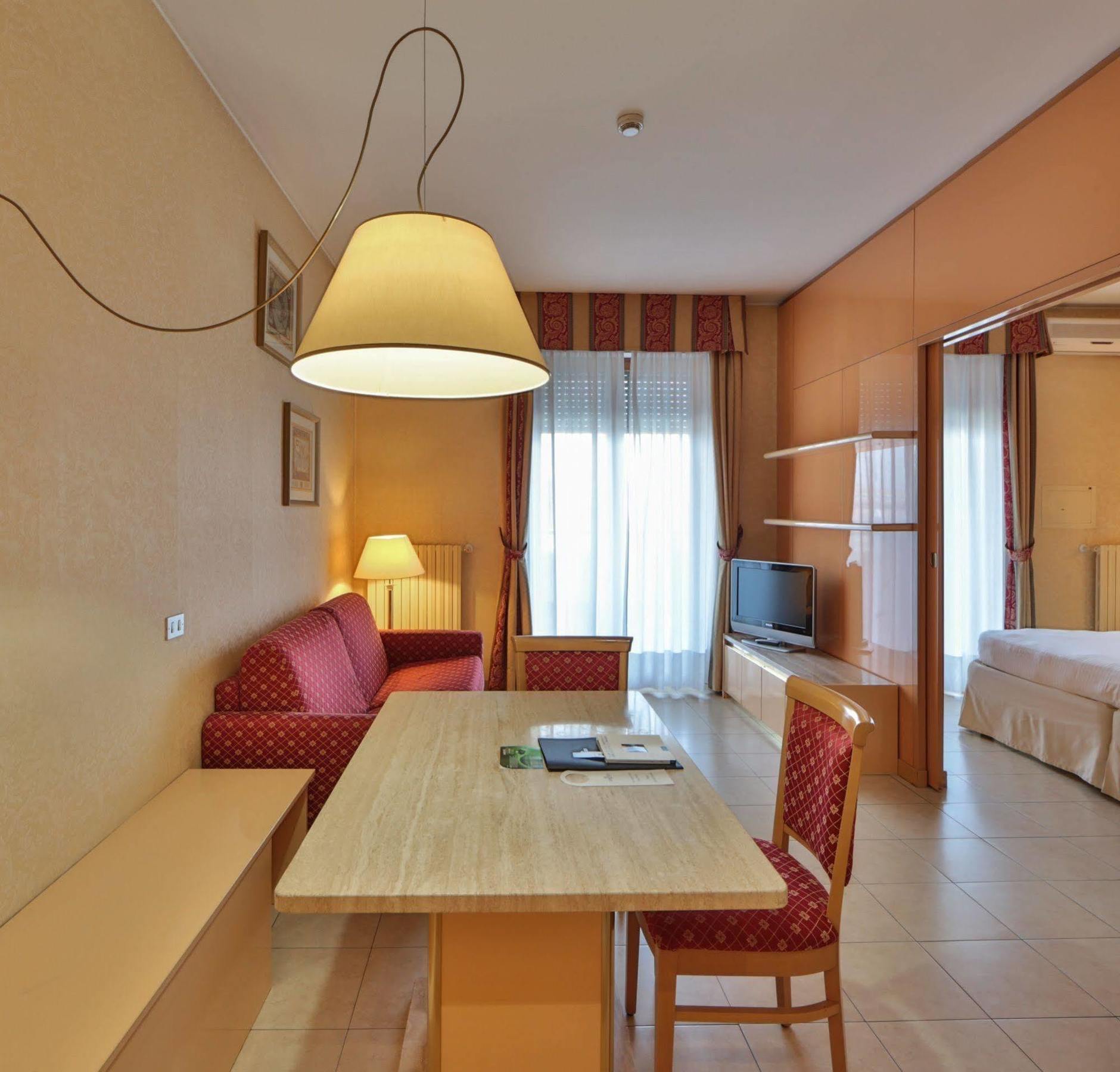 Unaway Hotel & Residence Quark Due Milano Exterior photo