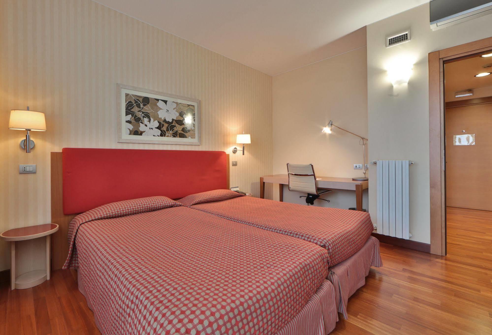 Unaway Hotel & Residence Quark Due Milano Exterior photo